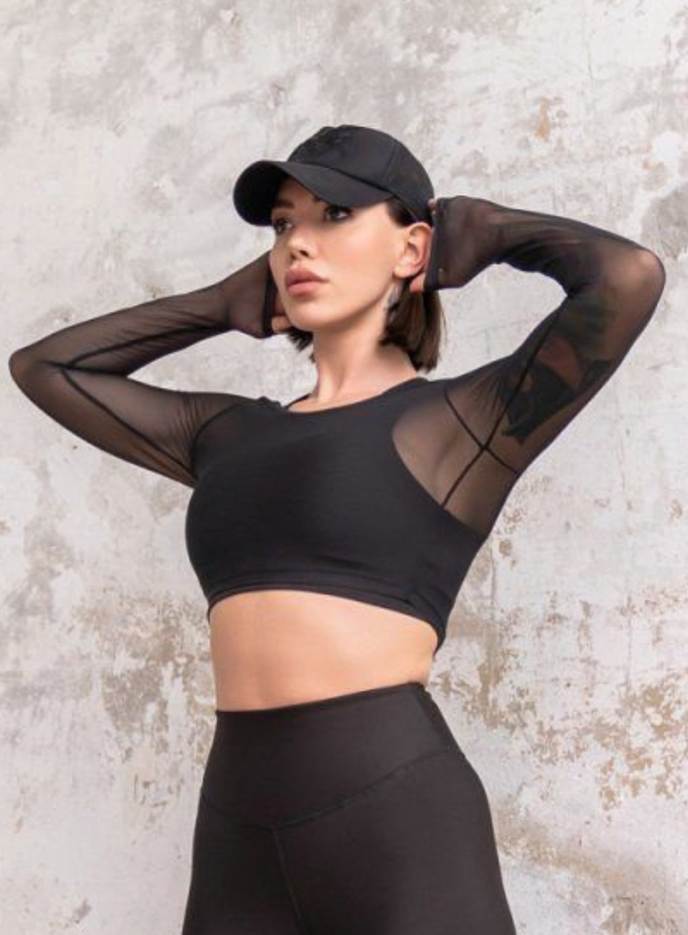 JUNO - Misty Lace Sleeves + Sports Bra - Black – NORDIC MOVEMENT GROUP