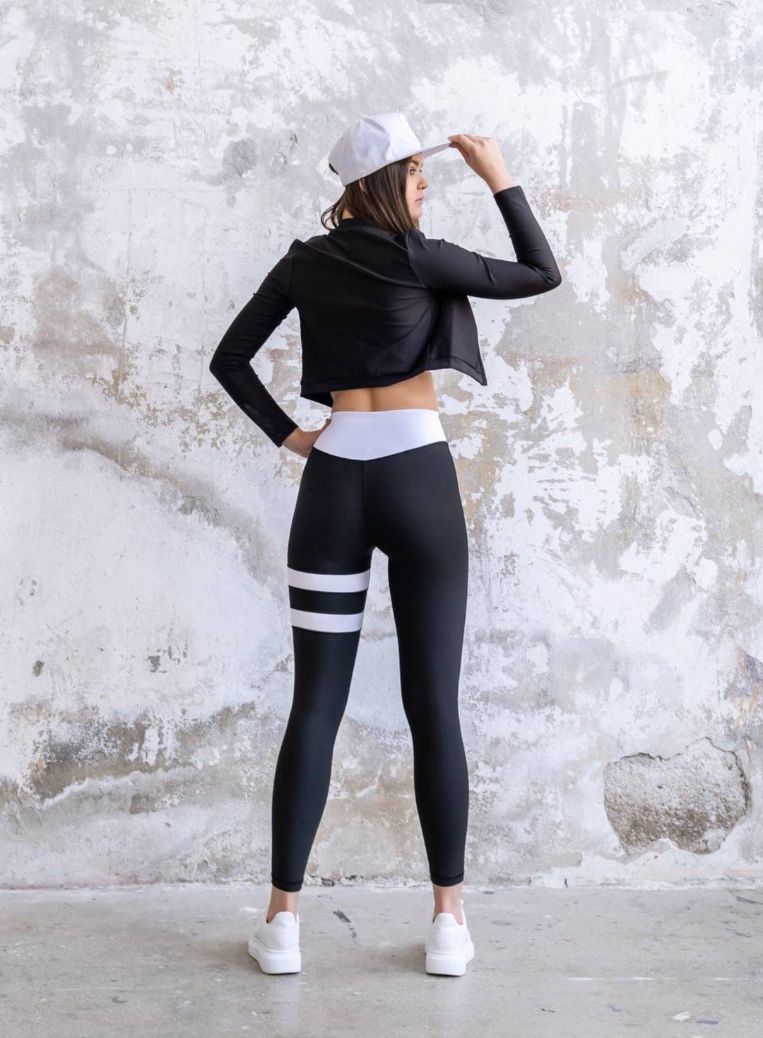 Monochrome love! The white elevate leggings offer optimal flexibility in  our four-way stretch elastic tig…