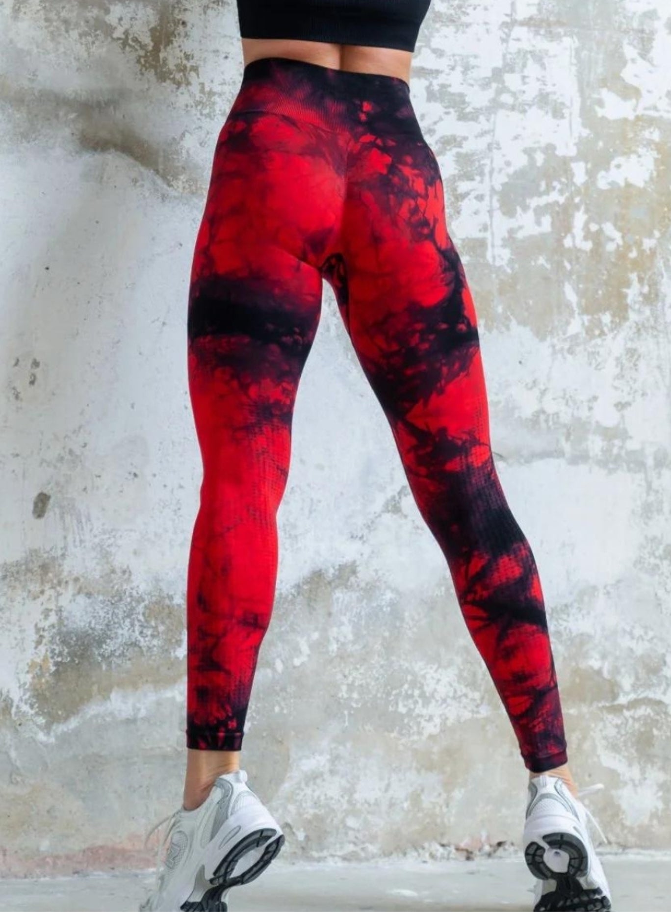 Black and Red Solid Activewear Leggings